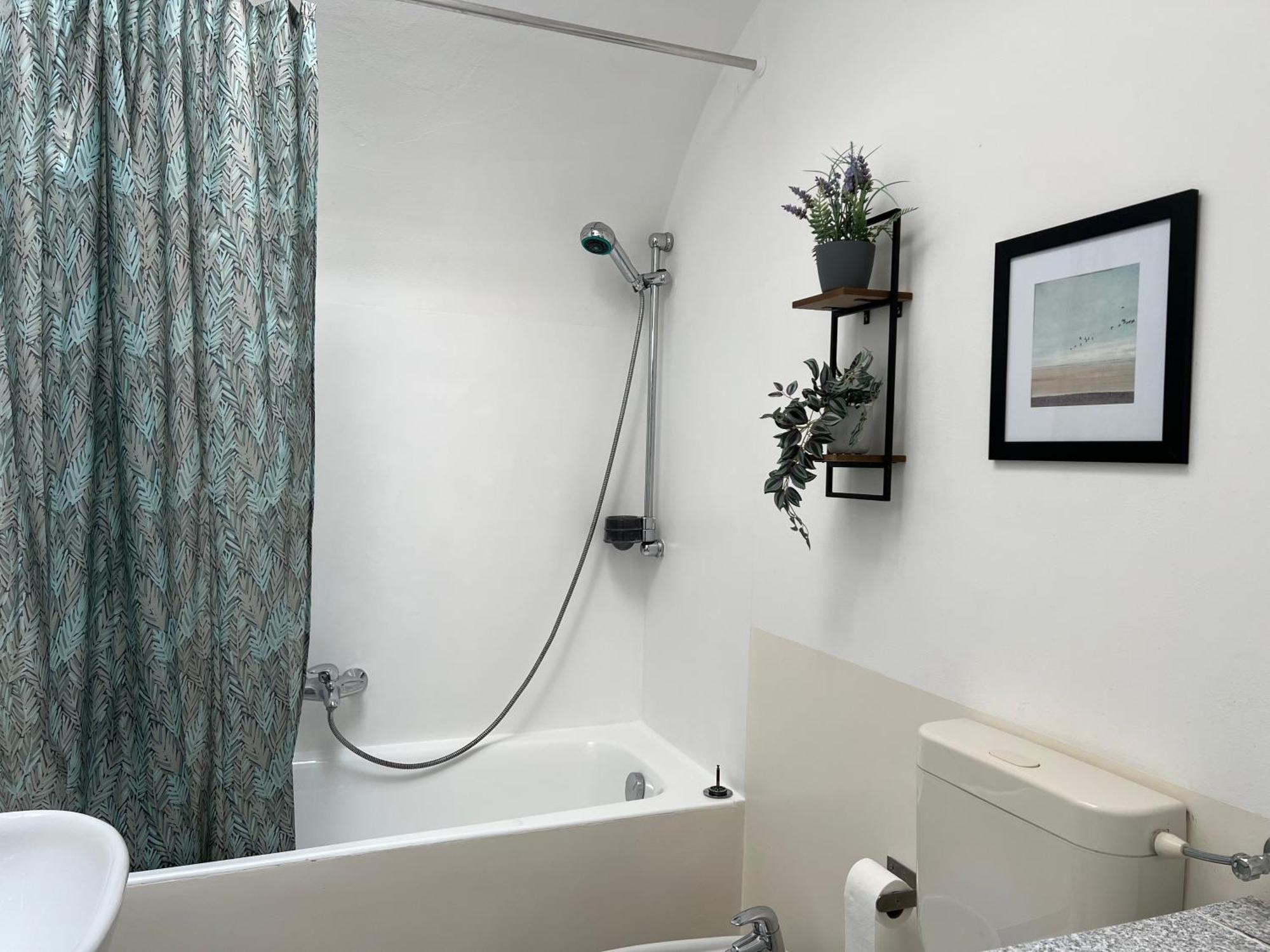 Spacious 2 Bedroom Condo Colletta Екстериор снимка